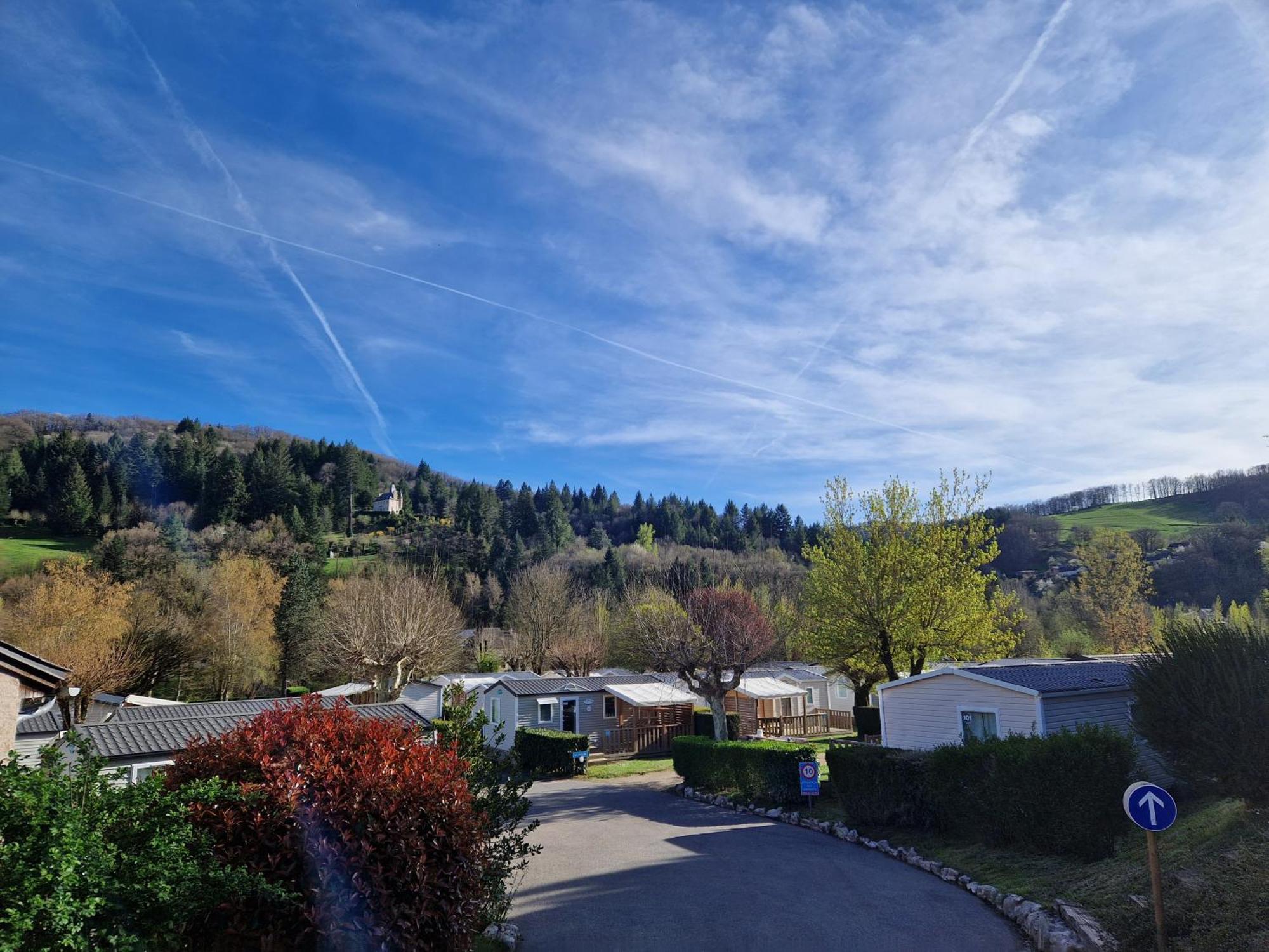 Camping Paradis Marmotel Saint-Geniez-d'Olt Exterior photo