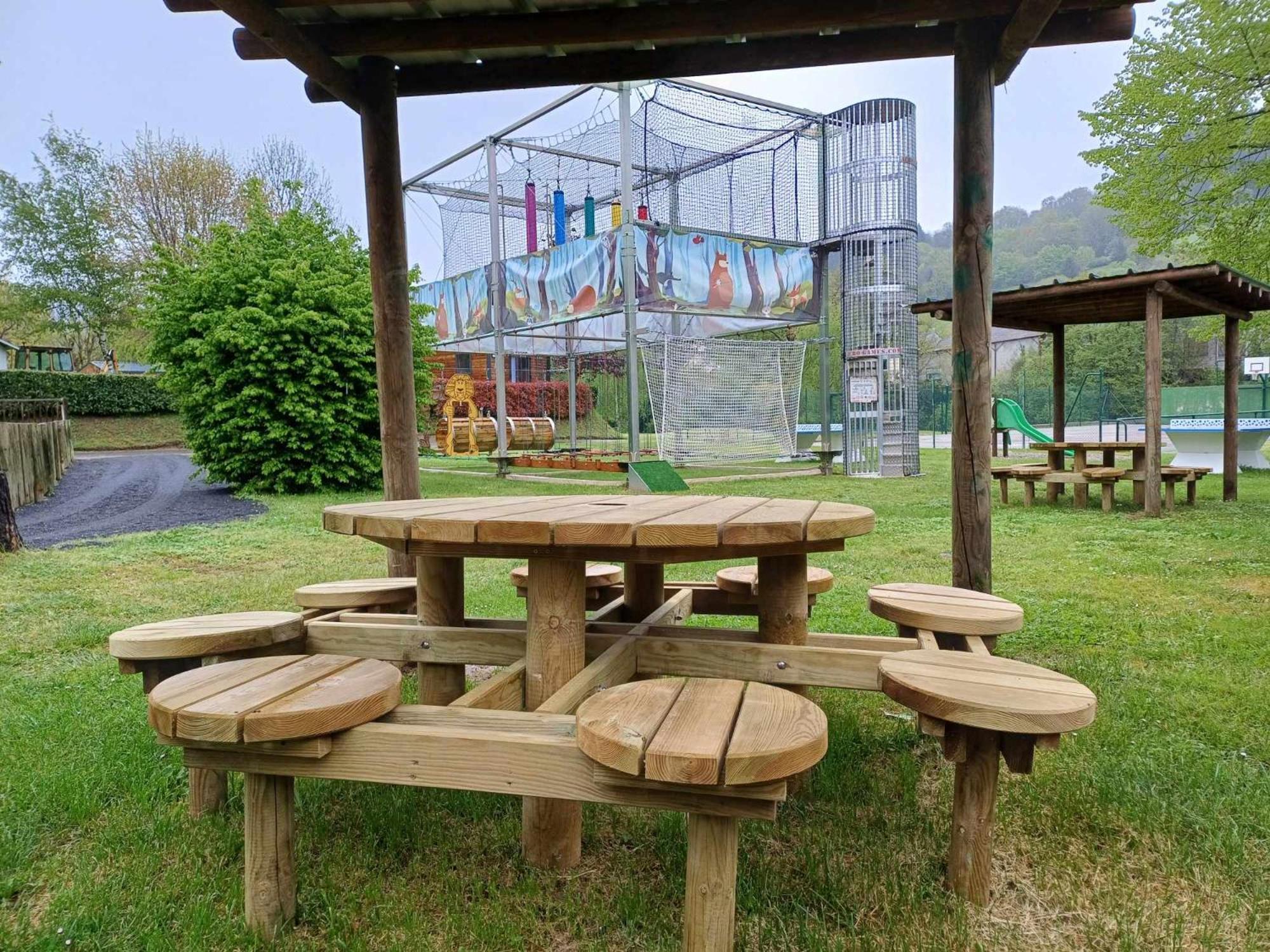 Camping Paradis Marmotel Saint-Geniez-d'Olt Exterior photo
