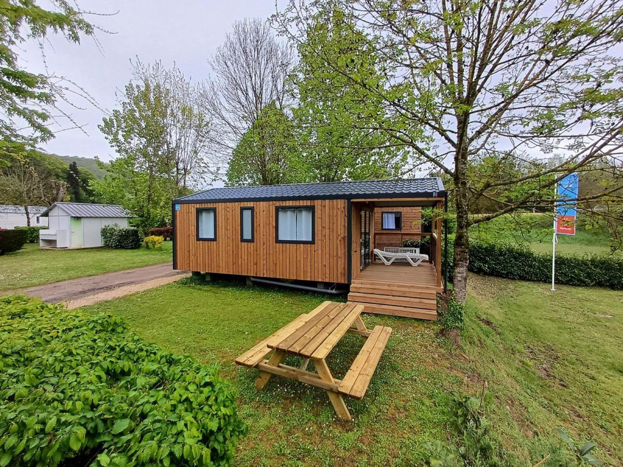 Camping Paradis Marmotel Saint-Geniez-d'Olt Exterior photo